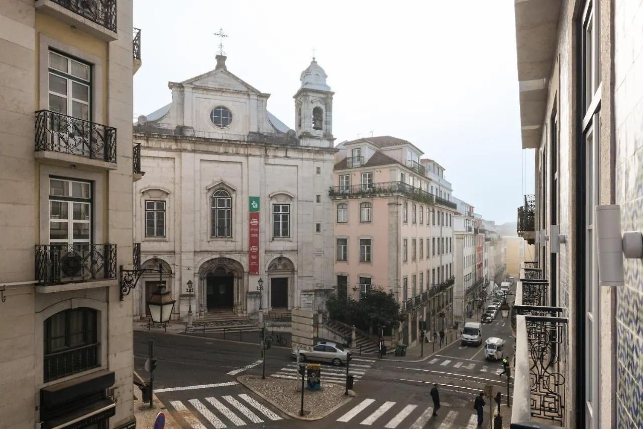 Ando Living - Madalena House Apartment Lisbon Portugal